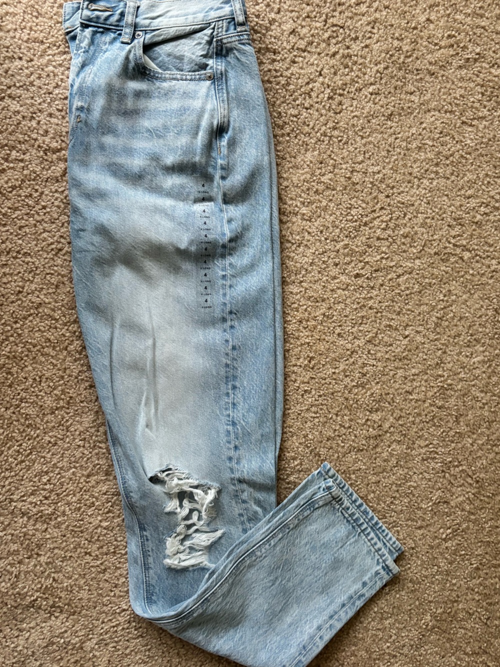 NWT American Eagle Mom Jeans - Picture 2 of 3